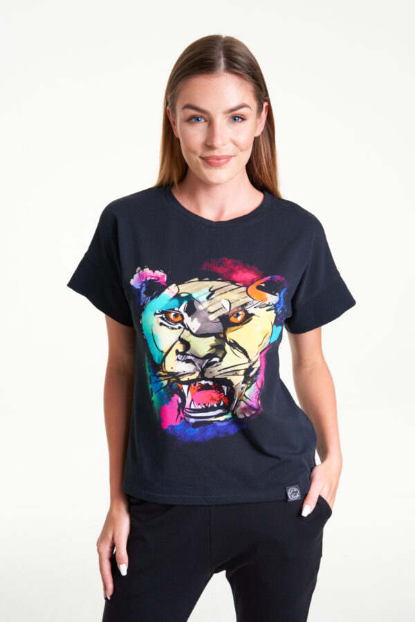 T-Shirt Strong Like a Lioness (Black)